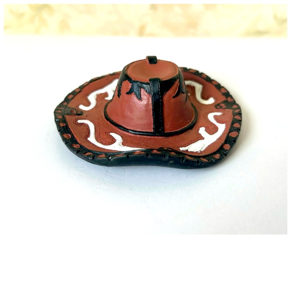 Sculpture, miniature hat